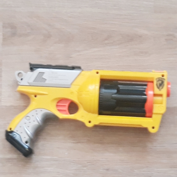 NERF N Strike Maverick Rev-6 Blaster - Yellow - Picture 11 of 12